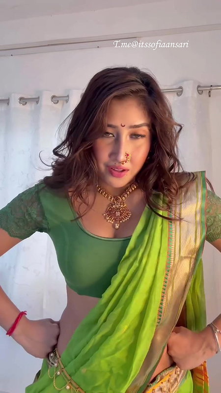 NAUGHTY HOTTIE SOFIA ANSARI SEDUCTIVE OPEN DEEP CLEAVAGE EXPOSE