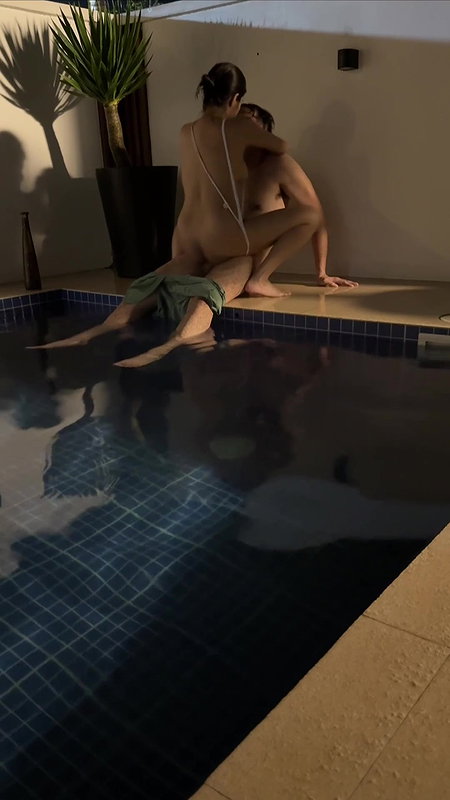 Rich Desi Couple Fuck Enjoying Her Home Swimming Pool