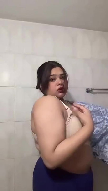 Bigboob GF Show in Bathroom