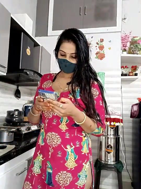 Reena Bhabhi – ‘Tip Karo aur dekhlo lo Bhabhi ki Patola Gaand, free me ni samjhe’