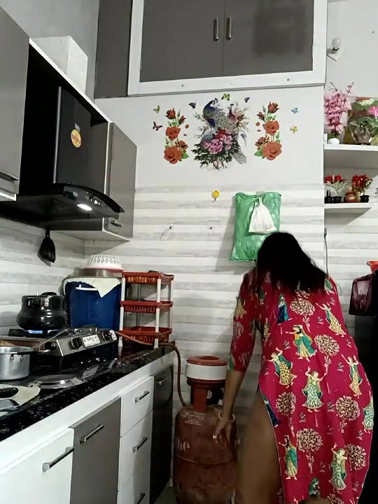 Reena Bhabhi – ‘Tip Karo aur dekhlo lo Bhabhi ki Patola Gaand, free me ni samjhe’