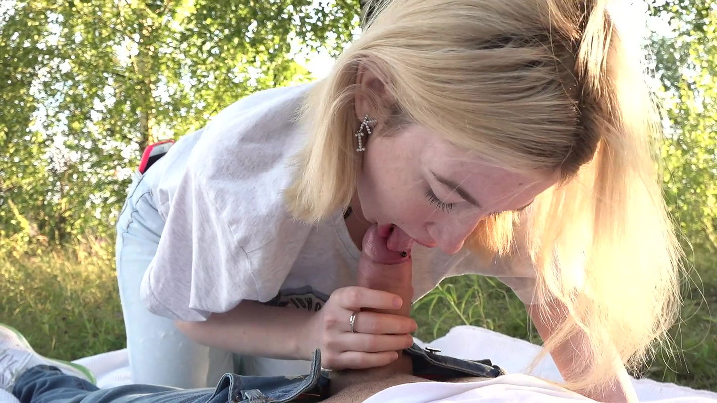 StepSister Wants To Get Naked And Blow Me In The Woods