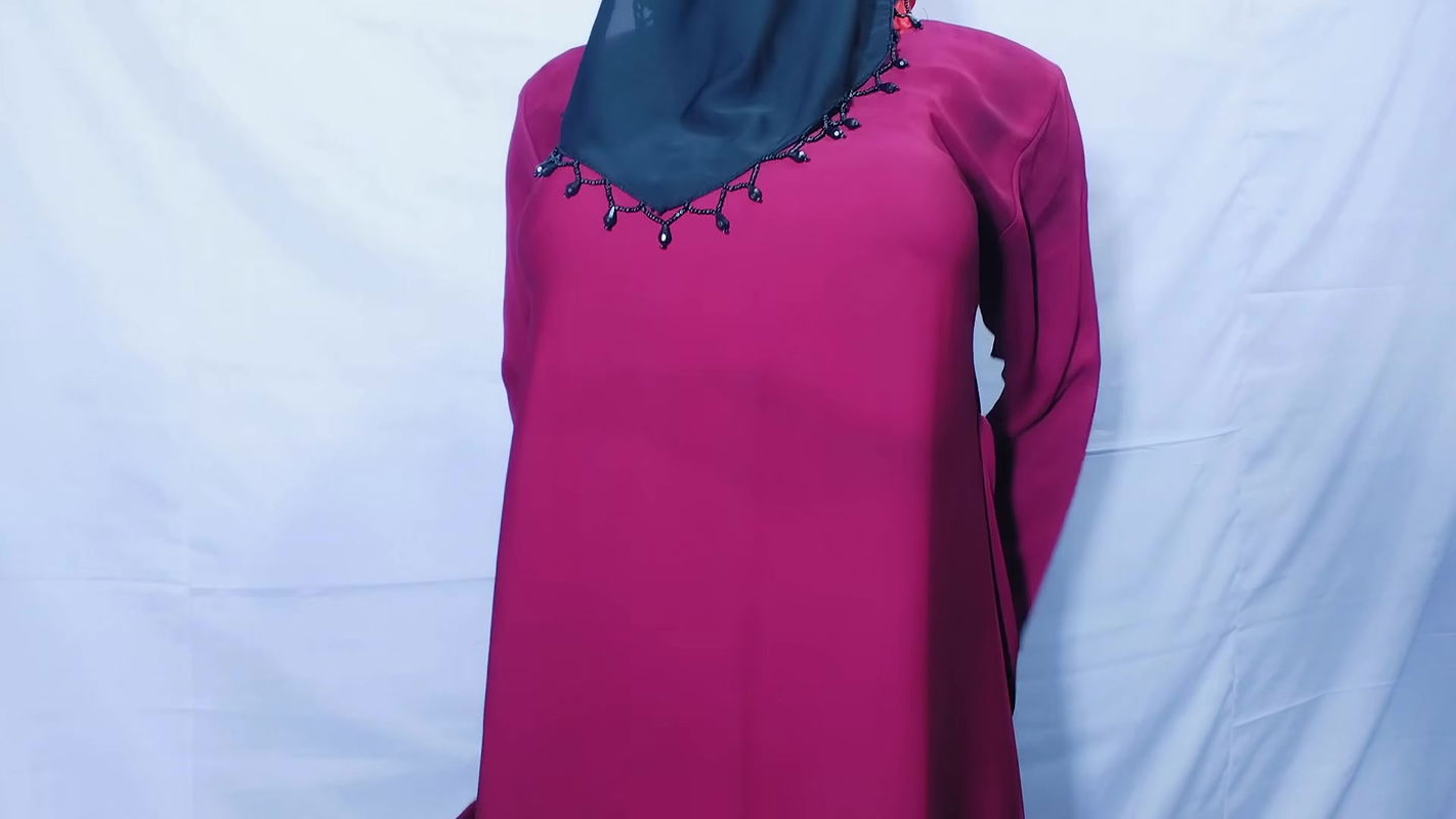 Hot Hijabi Muslim Teen Rims Ass and Fucked Hard By Bhaijaan