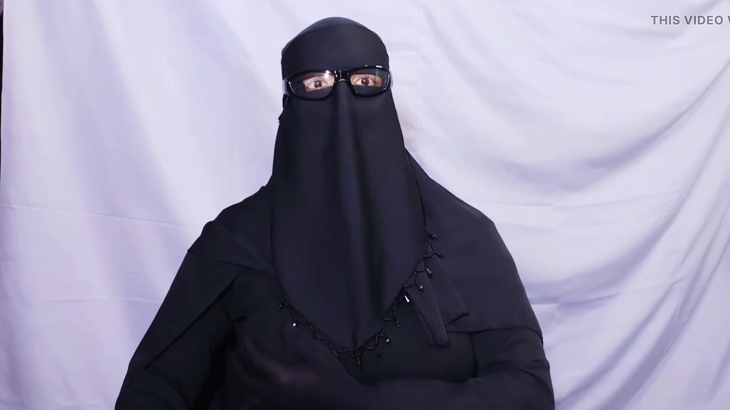 Indian Beautiful stepmother spends the night with her stepson and has sex with him