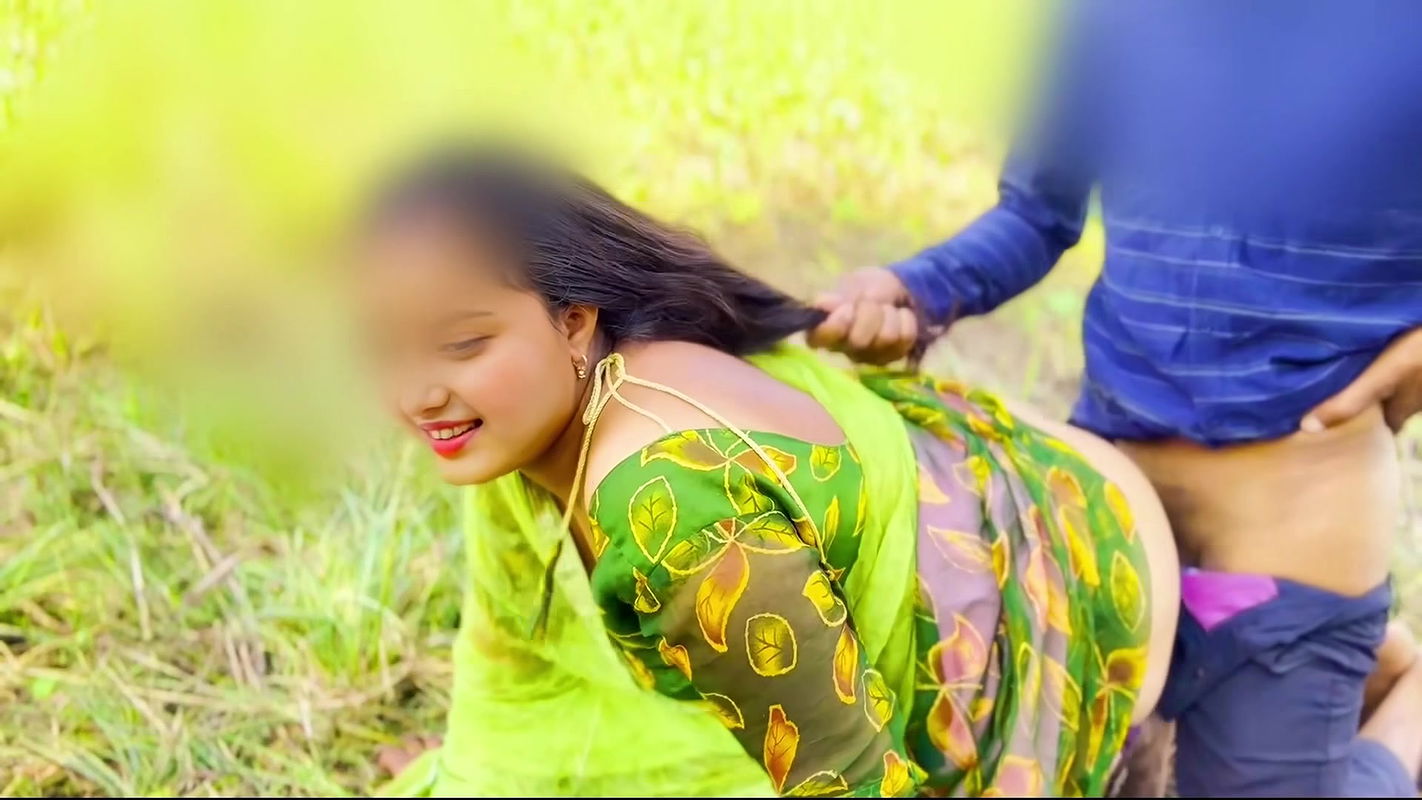 Bhabhi Devar ke sath Khet me chudai karwai or kutiya ban kar chudwane lgi Hindi me