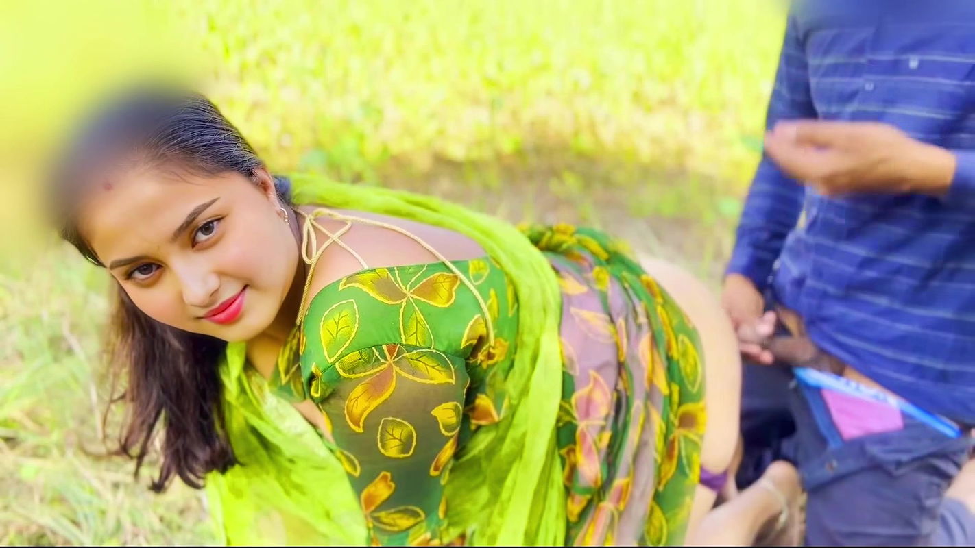 Bhabhi Devar ke sath Khet me chudai karwai or kutiya ban kar chudwane lgi Hindi me