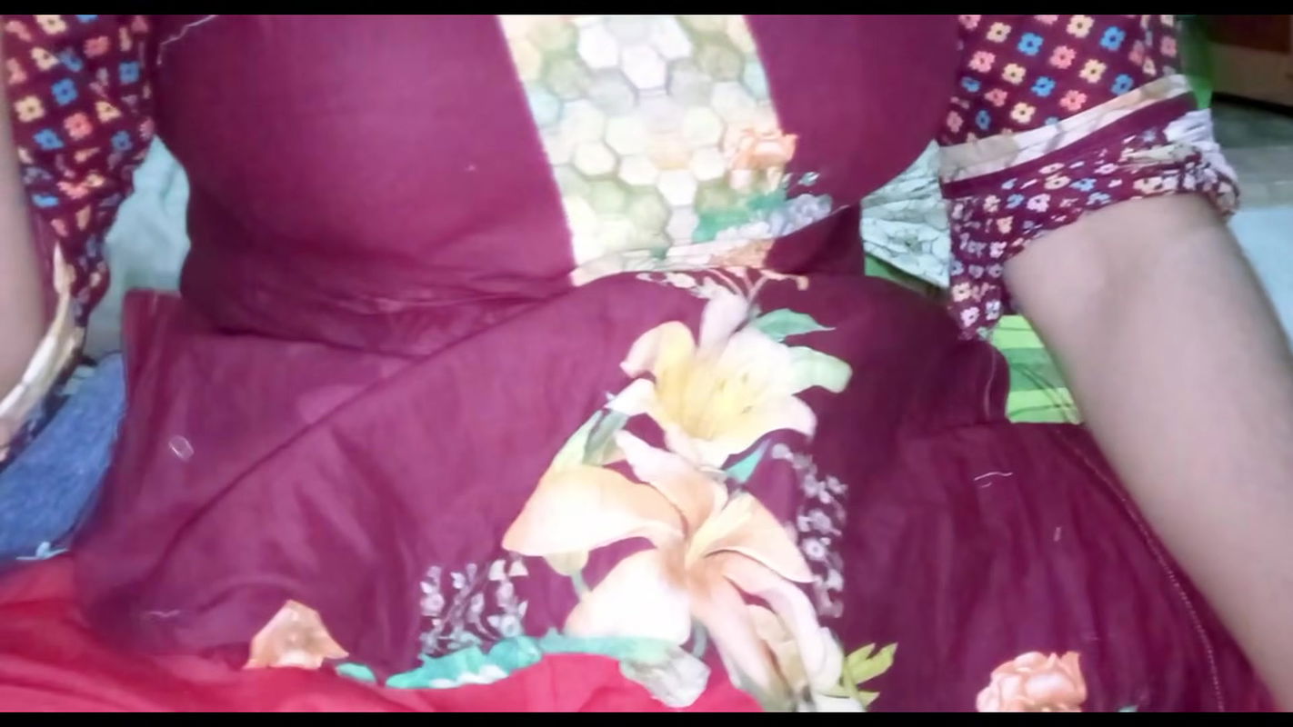 Deshi Bhabhiko Lolipop deke Cudai kiya Part_01