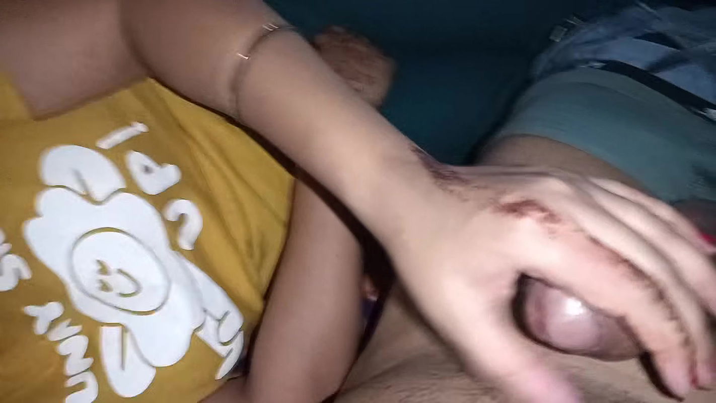 Desi girl ladke ka Loda hilane ke bad maal pi gayi