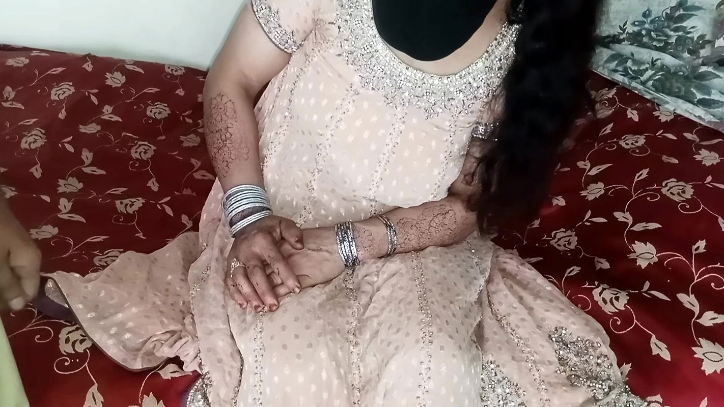 Hindi chudai anal sex, stepsister’s friend secretly anal fucking with stepbrother, Muslim Gaand in doggystyle