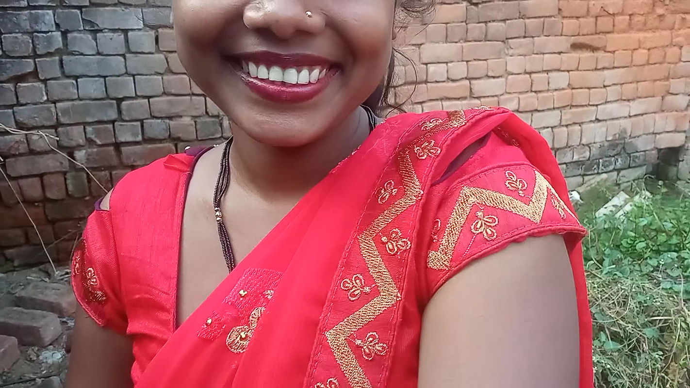 Indian hot young girl gets fucked by her boyfriend in outdoor forest jungal