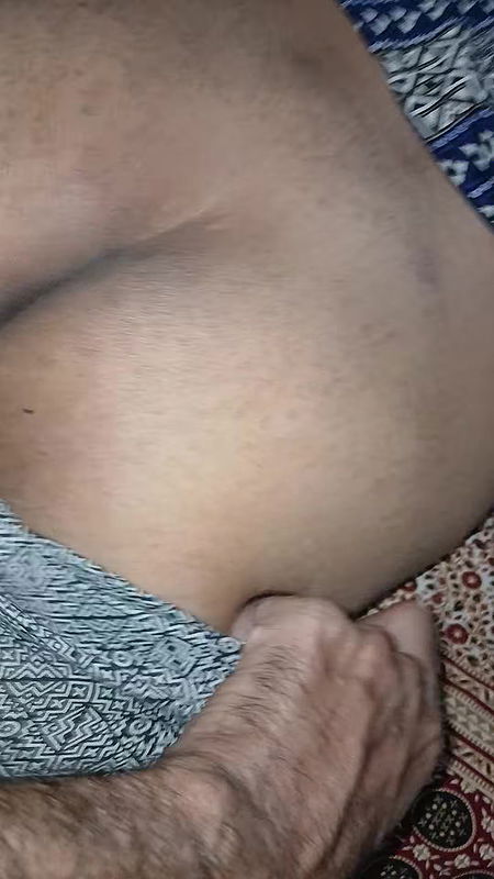 Desi bhabi ki Gili phudi subha subha