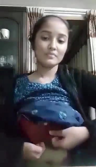 Desi teen showing boobs