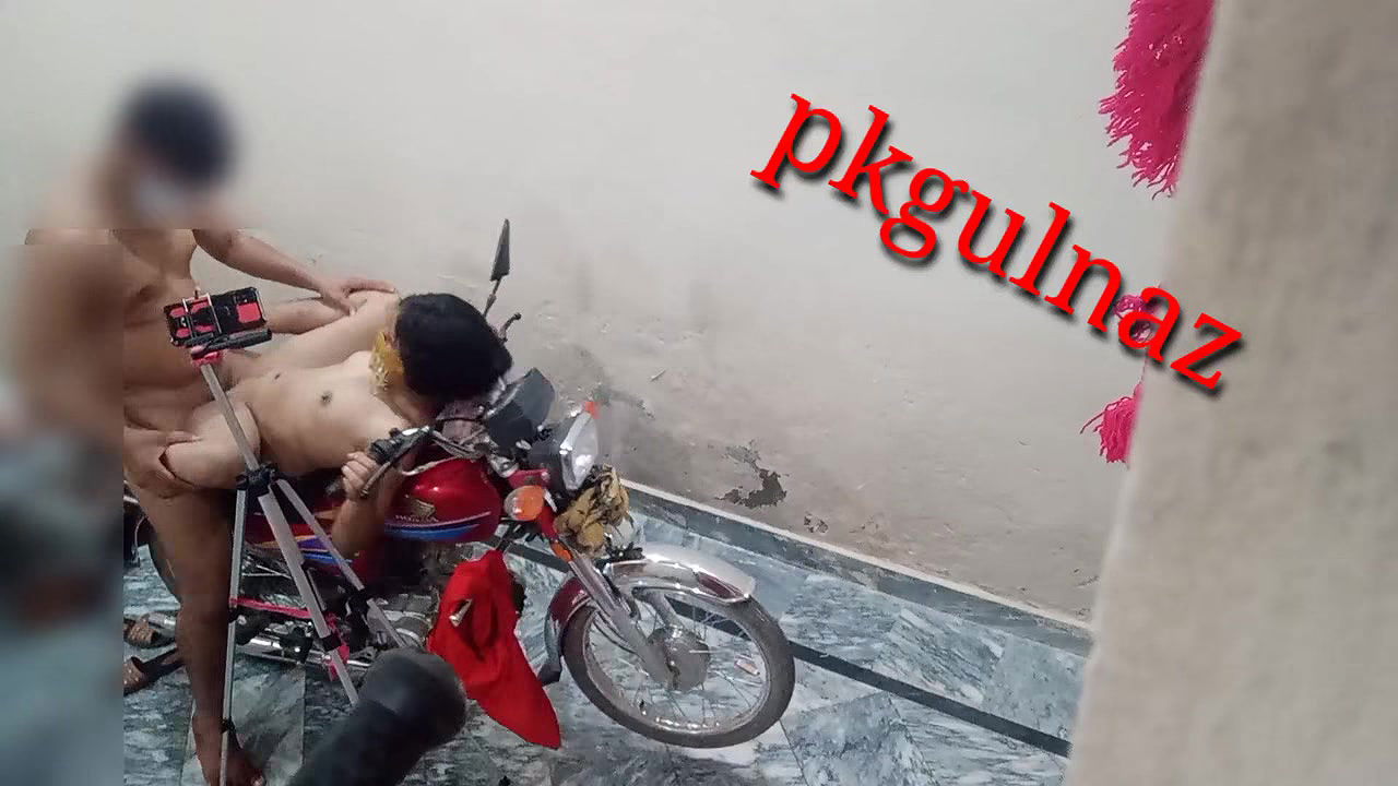 Desi stepister ki bike par chudai