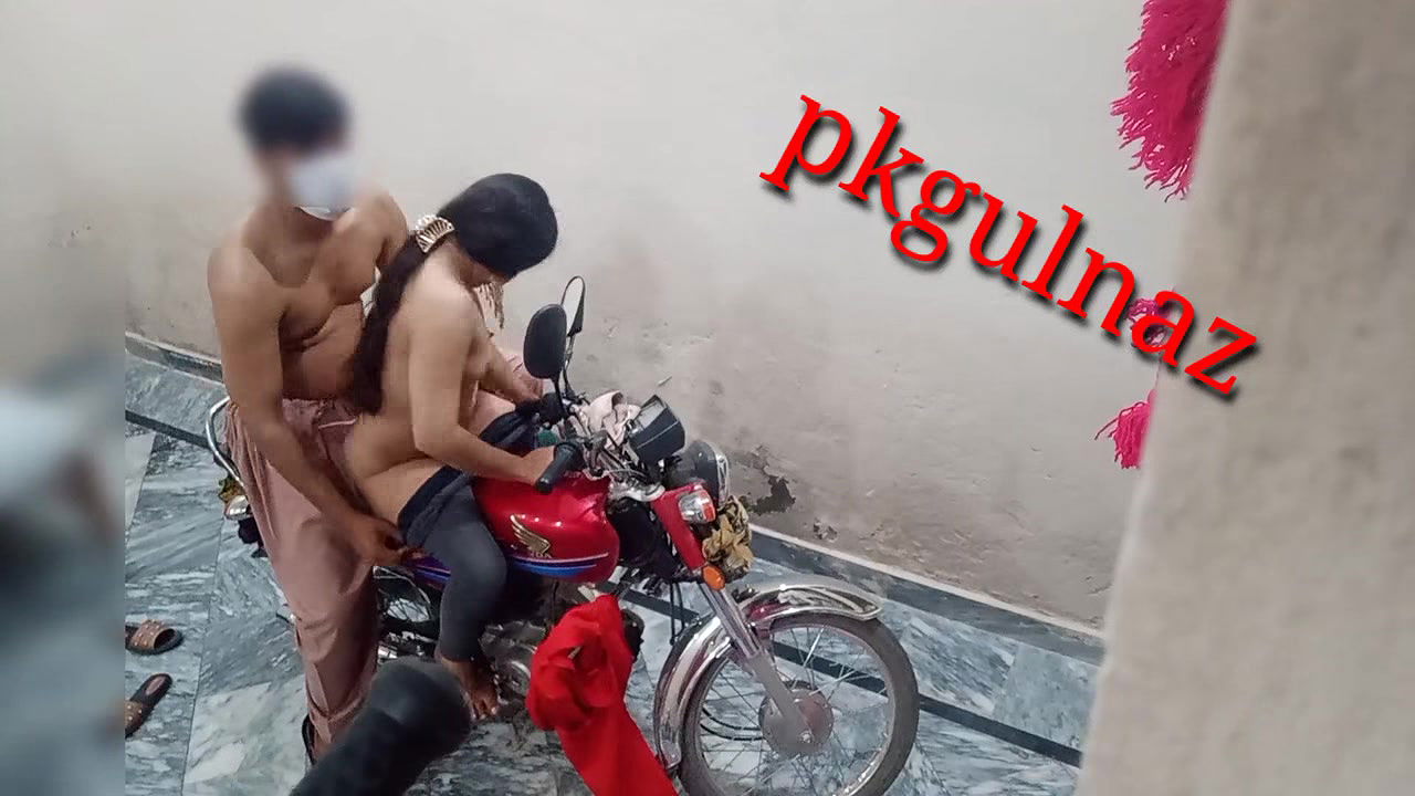 Desi stepister ki bike par chudai