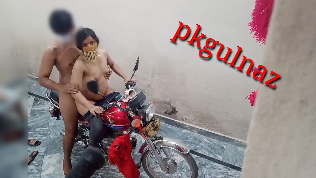 Desi stepister ki bike par chudai