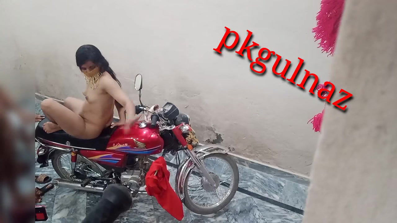 Desi stepister ki bike par chudai