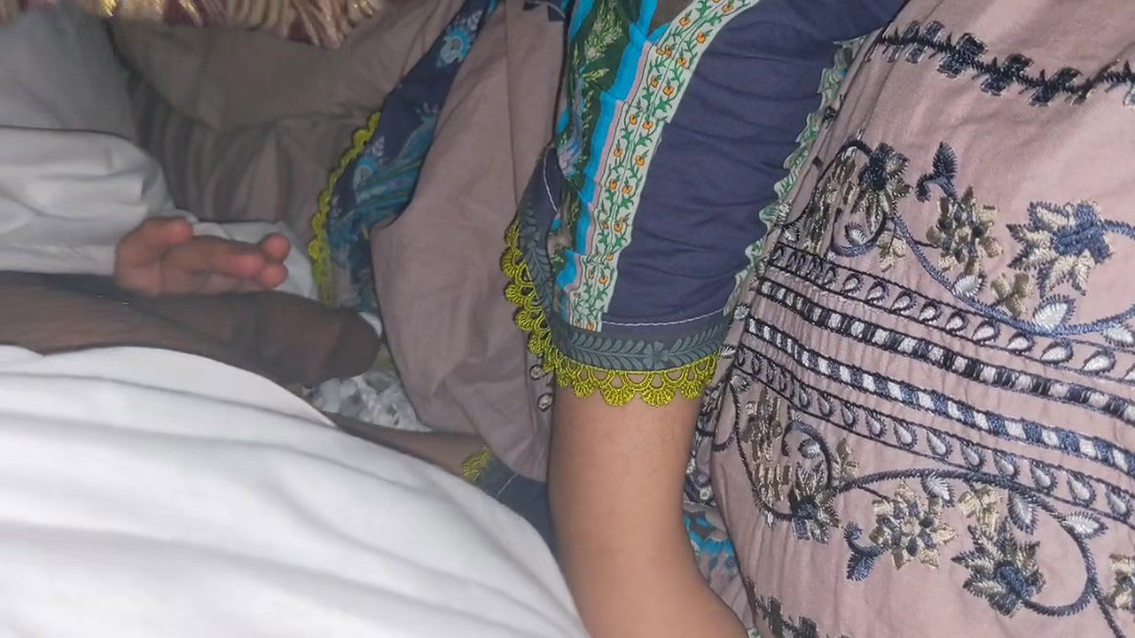 Bhabhi ko eddi ma Lun dia hindi audio Xvideo