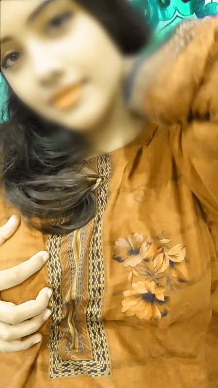 Hot stepmom NY AJ mujhe paker k mera Ander ly Lia mujhe kamzor kr diya