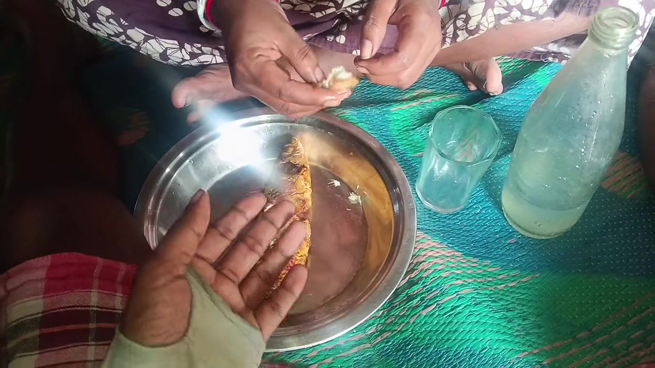 Desi bhabhi ke sath daru Piya