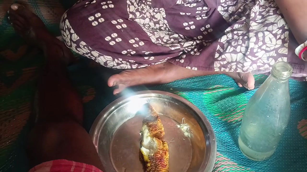 Desi bhabhi ke sath daru Piya