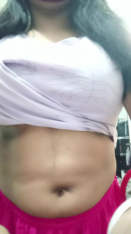 Desi Sexy slutty boudi using cucumber for her satisfaction and she make a huge squirting.