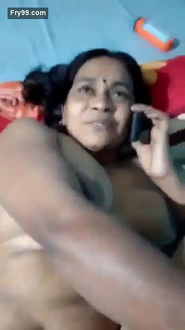 Randi fucking, while she talking on phone