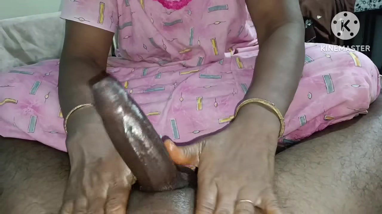 Aunty daing coke massage and getting out