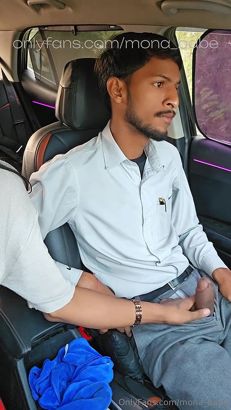 Desi shemale mona babe blowjob and Ass fuck in car