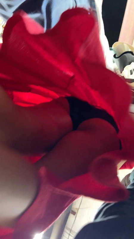 UPSKIRT OF A VERY HOT TEEN