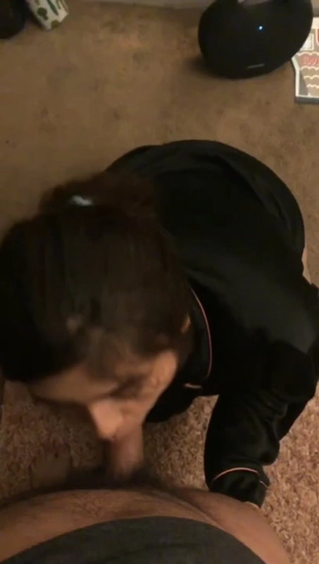 Indian girl sucking her boyfriend dick