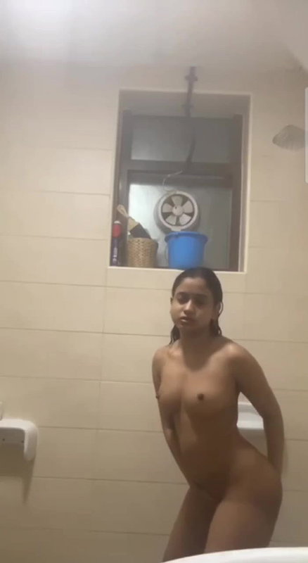 Horny girlfriend taking bath fingering pussy for bf in bathroom and others clips