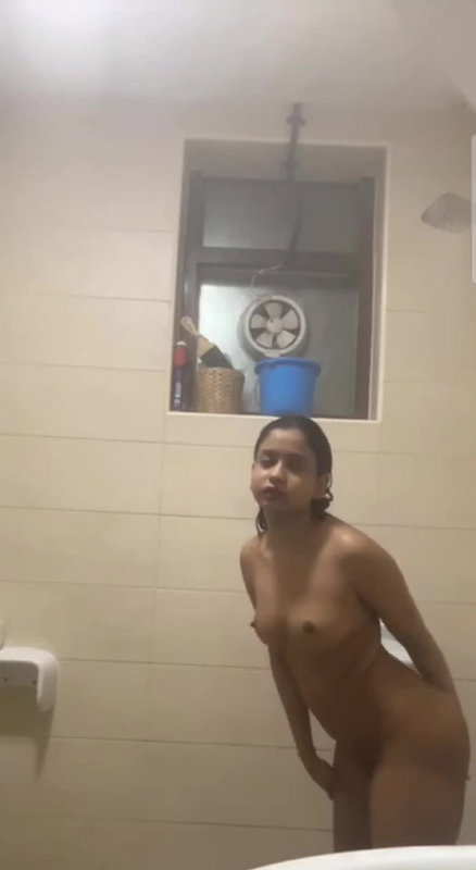 Horny girlfriend taking bath fingering pussy for bf in bathroom and others clips