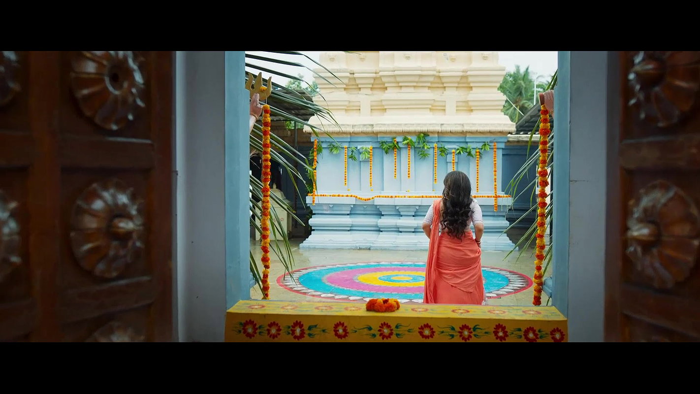 Komalee Prasad Hottest Navel,Ass,Boob Seducing Song 1- Sasivadane 2025