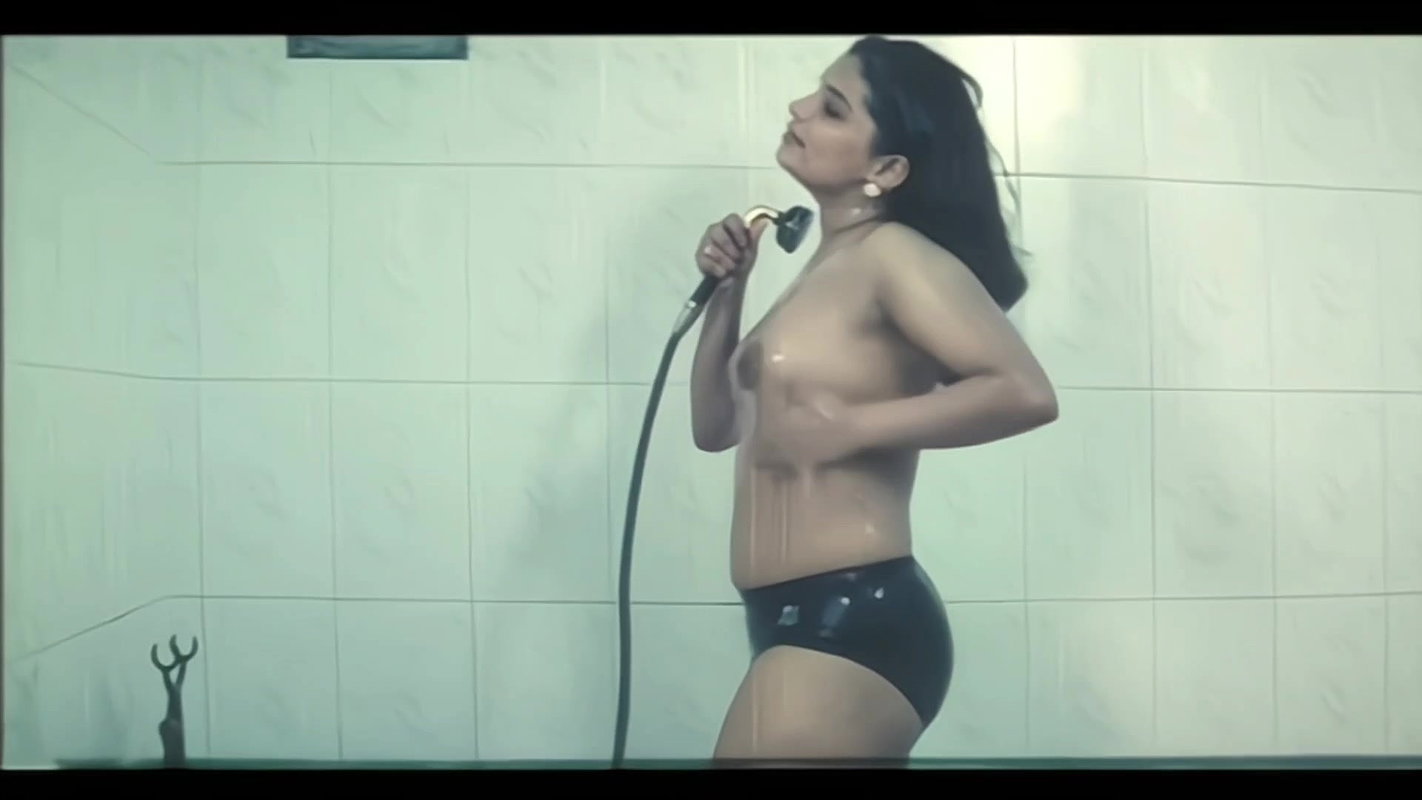 Mallu Kumtaz hot nude bath 4K 1080P 23