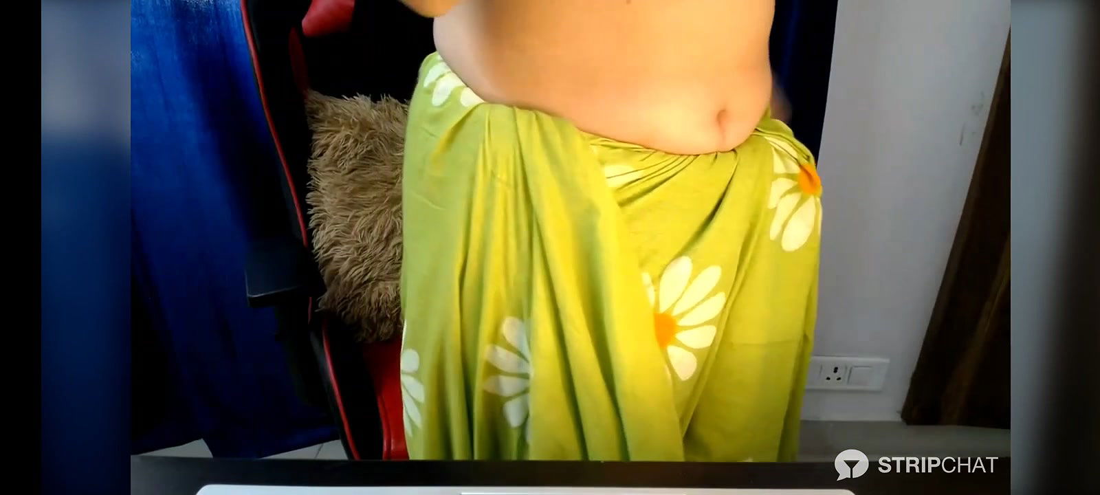 Niya sexy model boobs pressing hard with little oiling strip