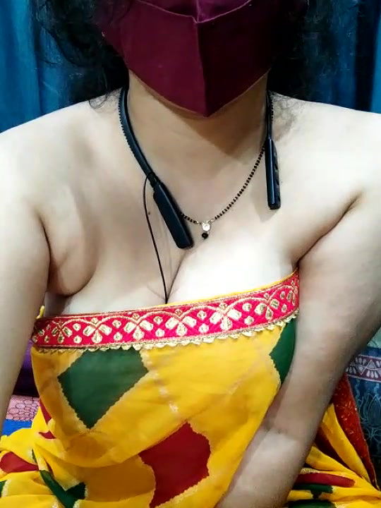 Raaj Singh pussy showing and vibrator in live