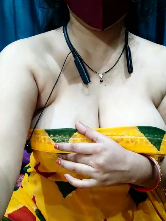 Raaj Singh pussy showing and vibrator in live