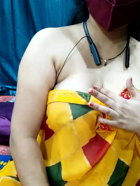 Raaj Singh pussy showing and vibrator in live