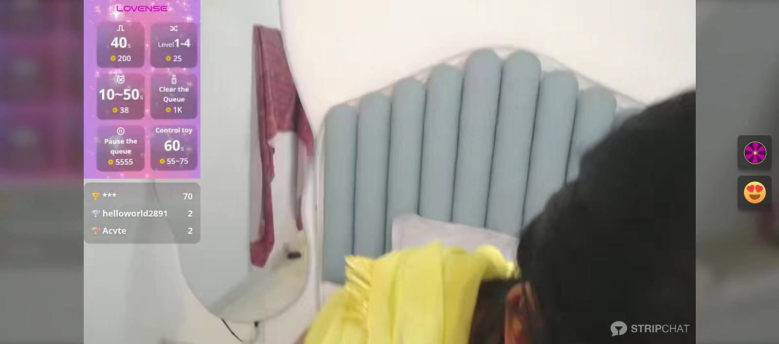 Hot bengali girl show her hot cleavage