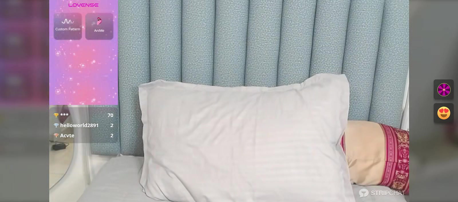 Hot bengali girl show her hot cleavage