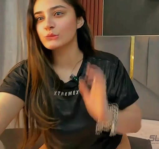 Demieliss model famous boobs show in pvt