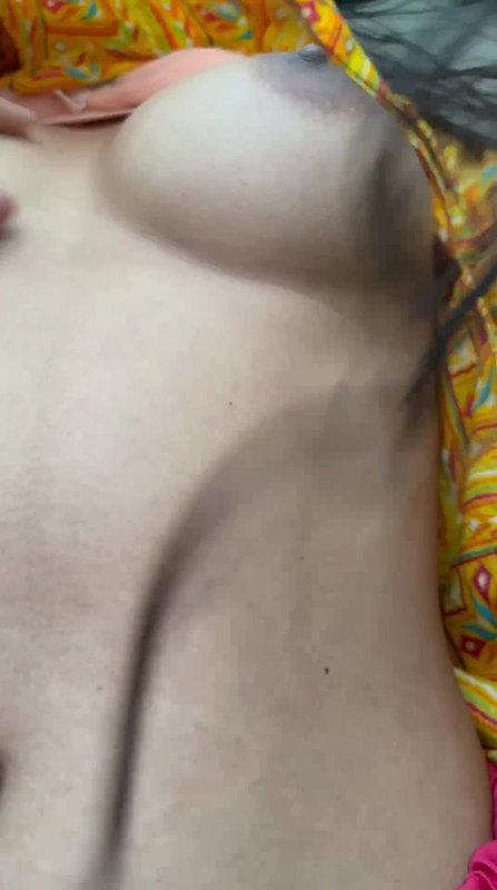Indian girl boobs pressed by lover