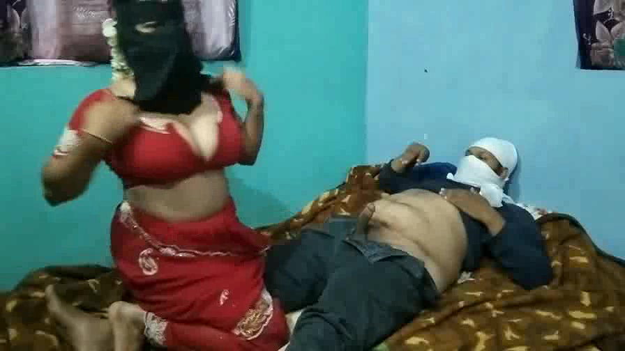 Married Bhabi Honeymoon Fuck