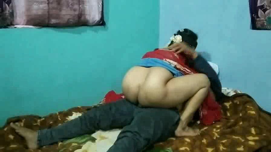 Married Bhabi Honeymoon Fuck