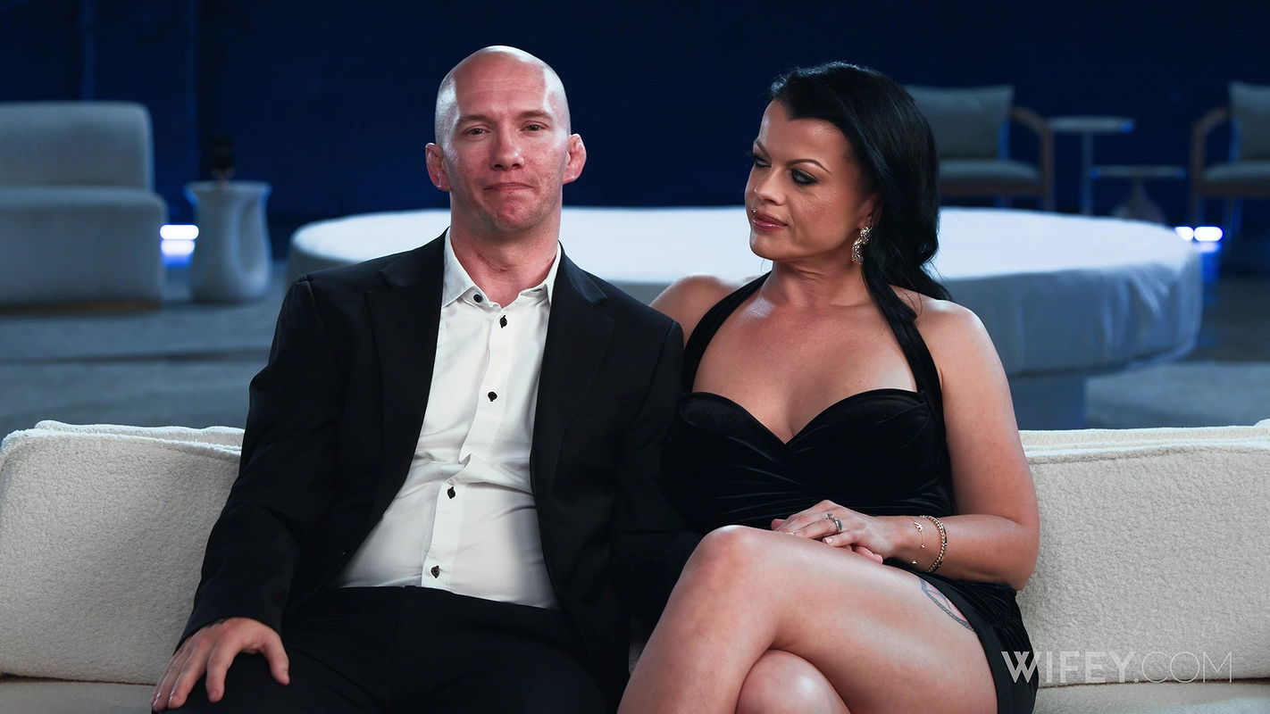 WIFEY with Nadia White in Nadia And Jason – Anal-Craving Hotwife Gapes For BBC