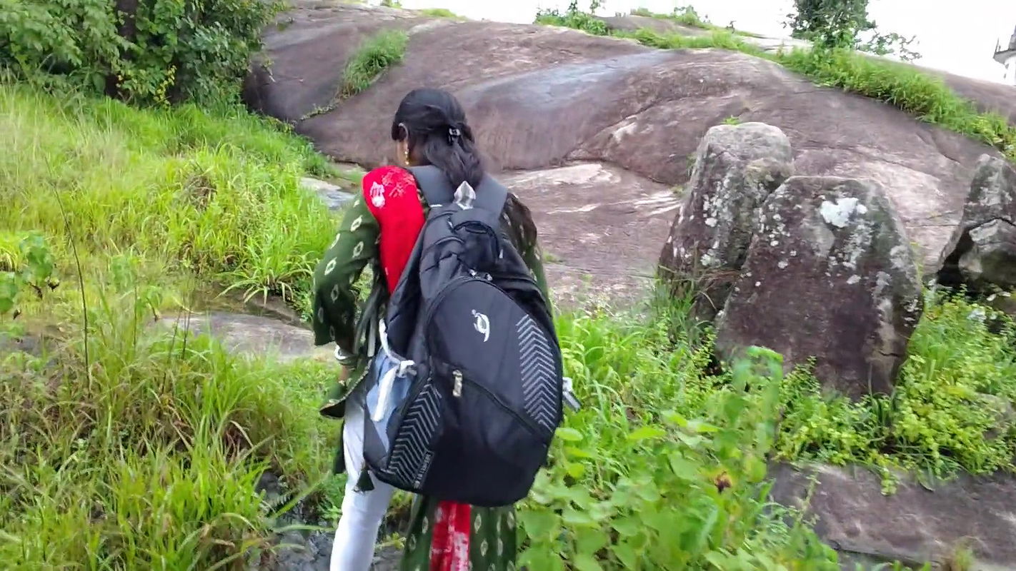 College girl came to roam with your boyfriend – told the family to go to college – Outdoor Forest Village Bhabhi Sex Full Night