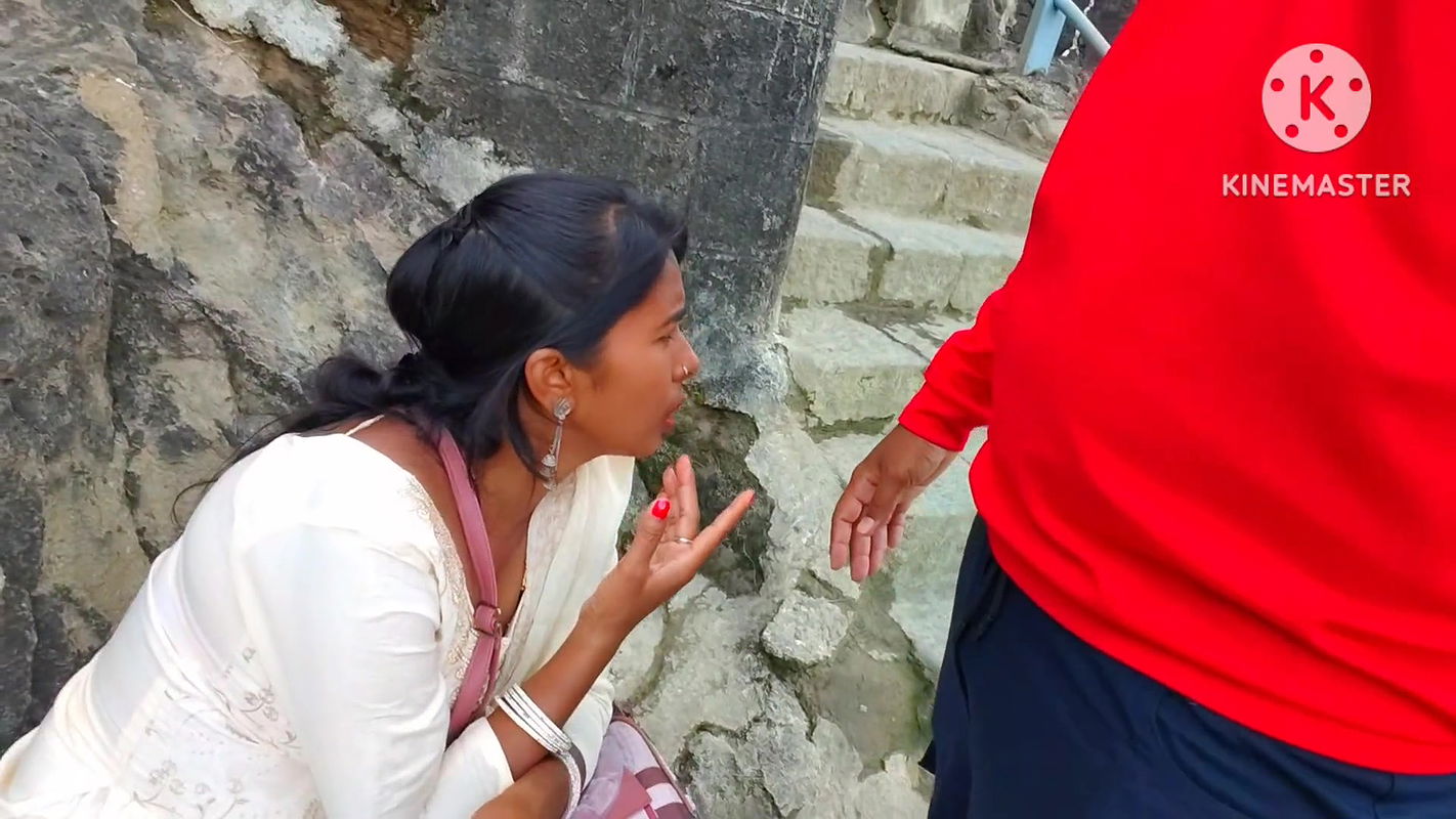 Indian boobs suking & bhabhi beautiful pussy showing – unknown girl at a tourist place showing, than she and me homemade enjoy