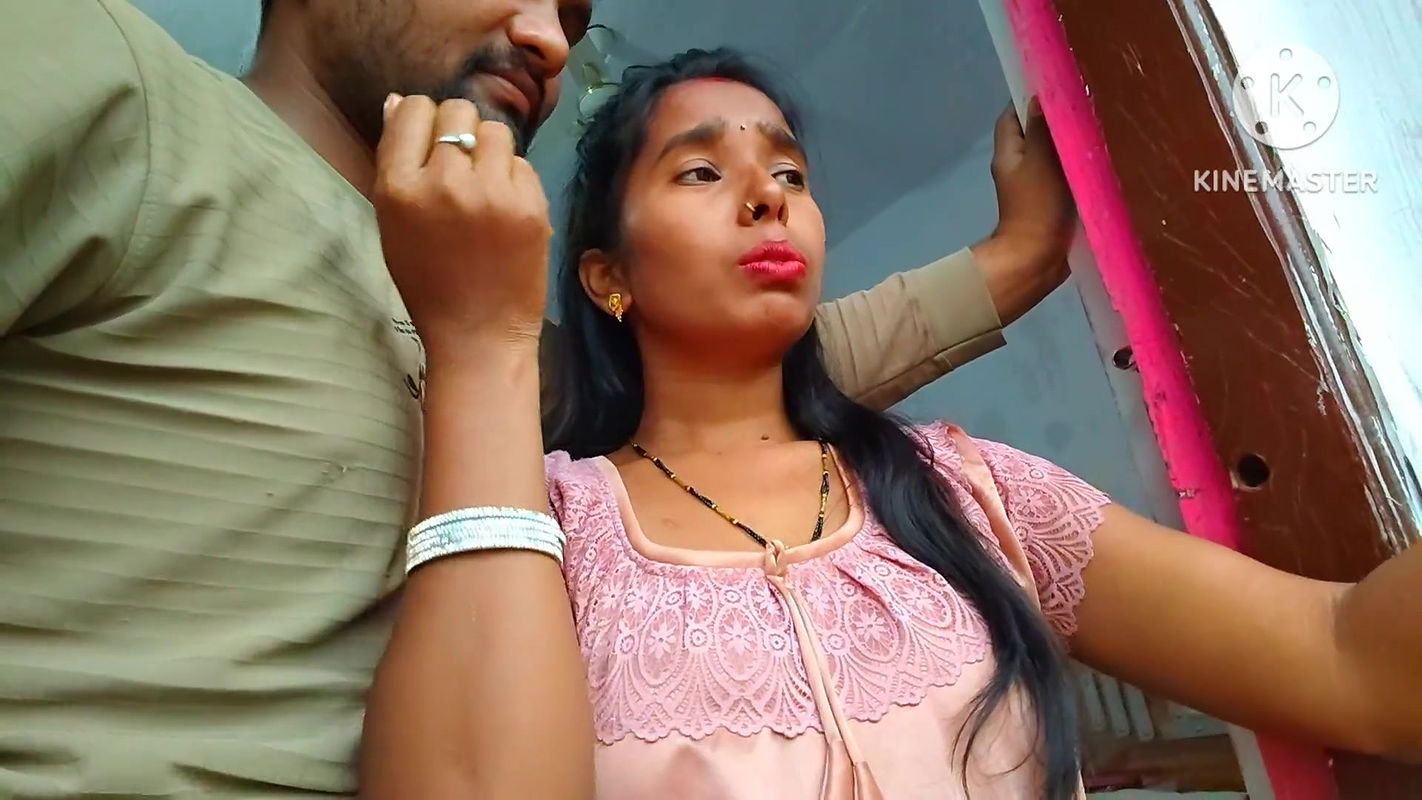 Indian boobs suking & bhabhi beautiful pussy showing – unknown girl at a tourist place showing, than she and me homemade enjoy