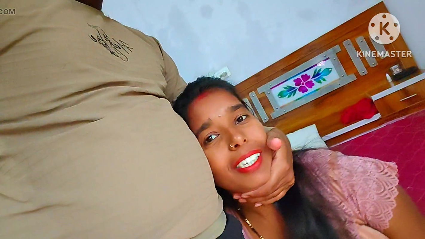 Indian boobs suking & bhabhi beautiful pussy showing – unknown girl at a tourist place showing, than she and me homemade enjoy