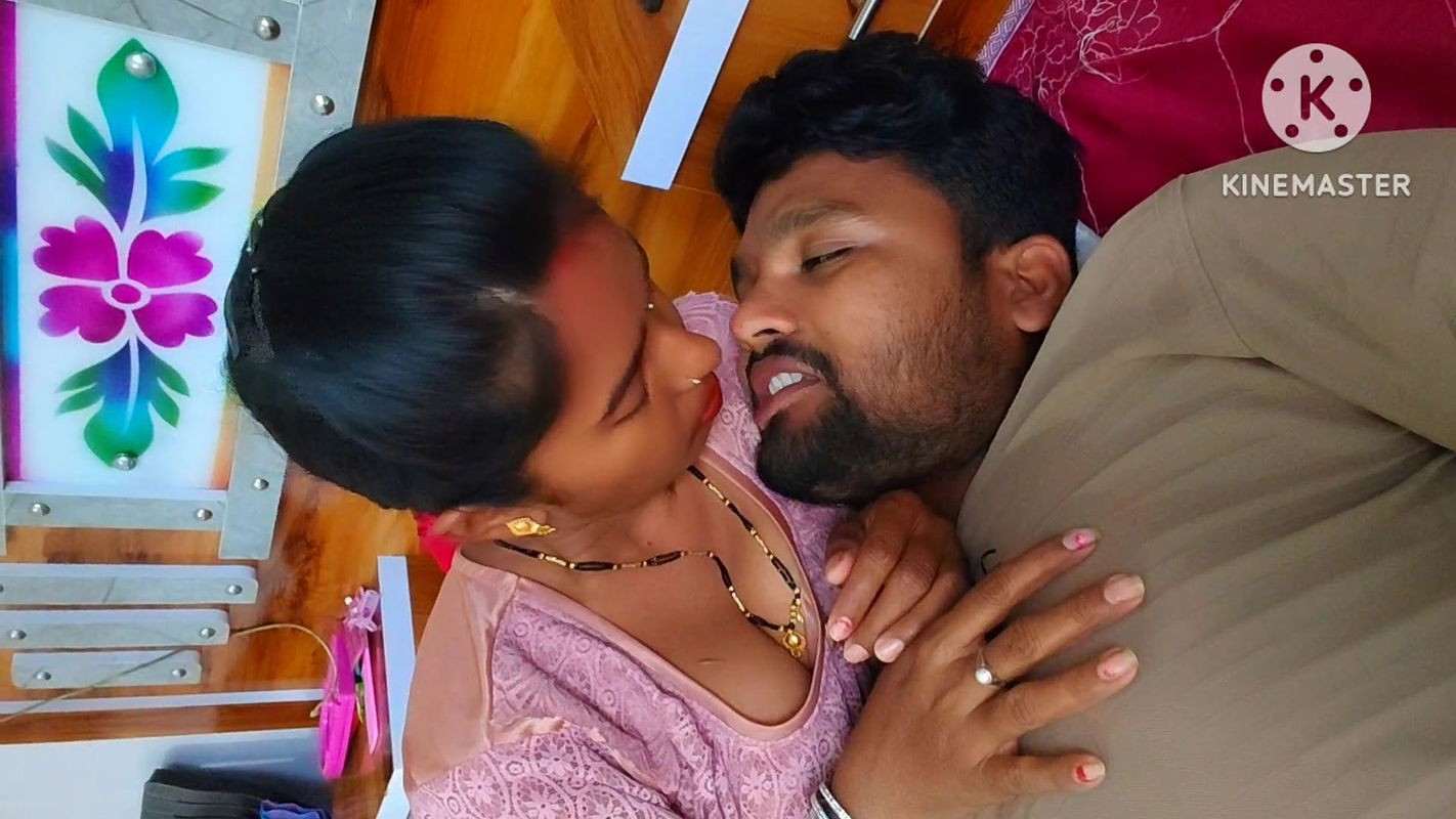 Indian boobs suking & bhabhi beautiful pussy showing – unknown girl at a tourist place showing, than she and me homemade enjoy